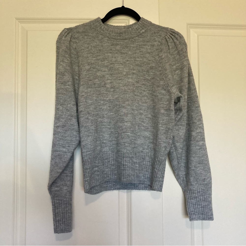 H&M gray long sleeve sweater, size xs extra small, pleated shoulders